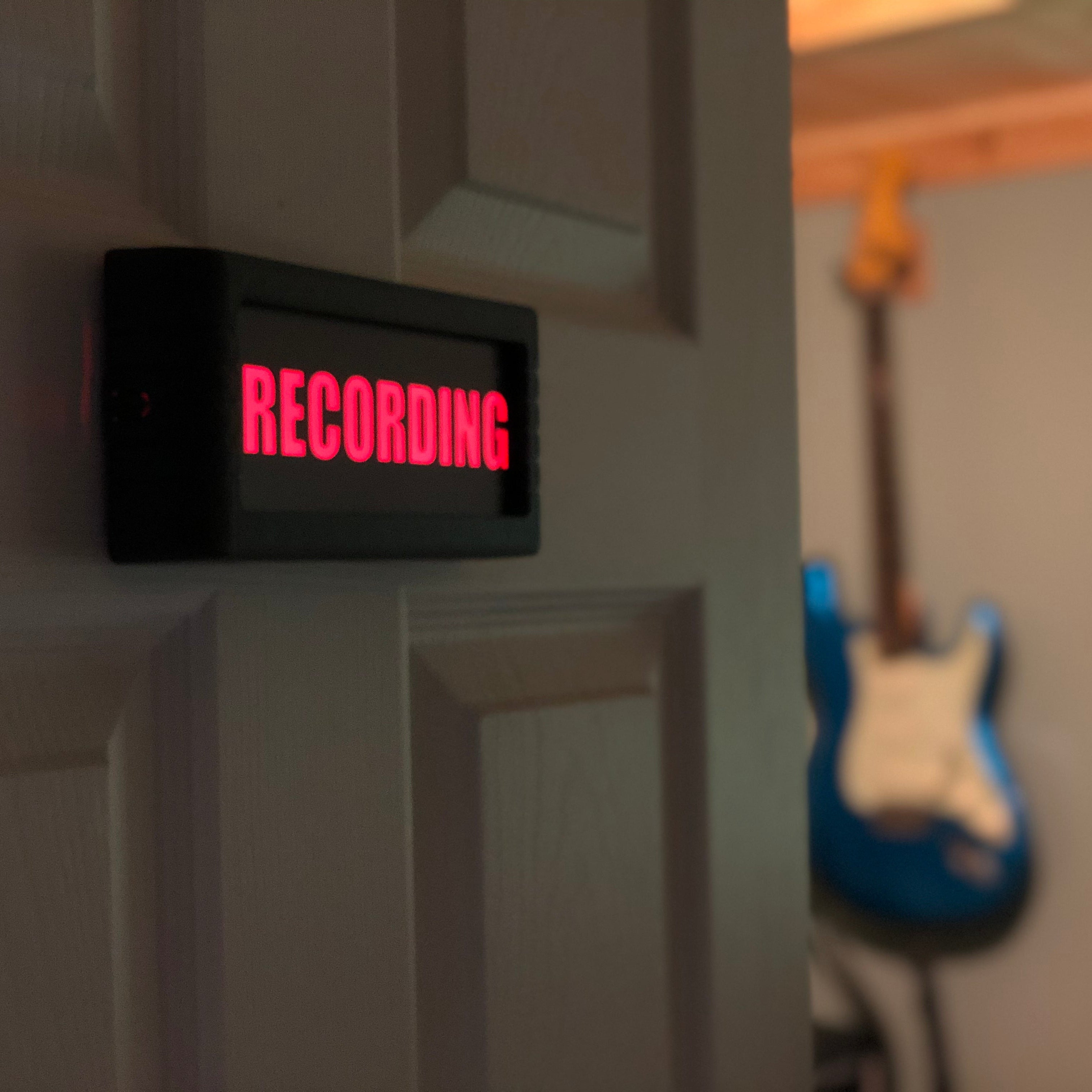 BusyBox On Air / Recording / Live Rechargeable LED Sign with Remote - Vintage Style Radio Cover - AxLabs