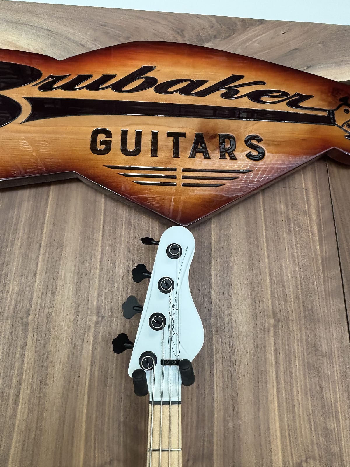 Brubaker JXB USA 4 Performance Series bass with BOB technology 2025 - Casablanca white