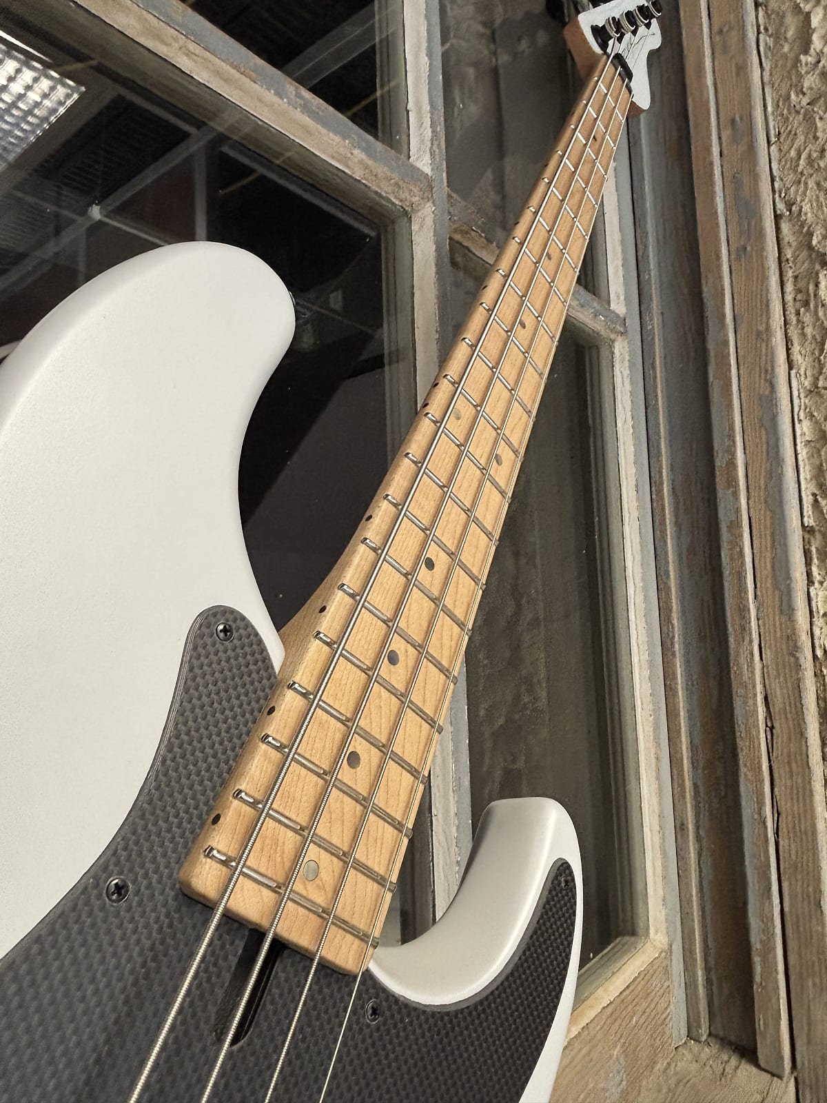 Brubaker JXB USA 4 Performance Series bass with BOB technology 2025 - Casablanca white